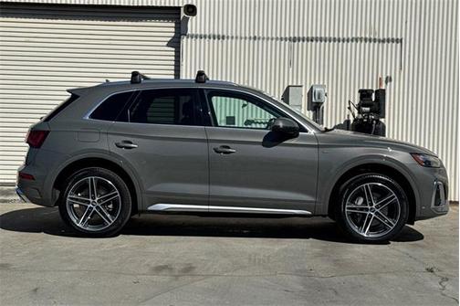 2023 Audi Q5 Premium 55 TFSI e S line quattro S tronic