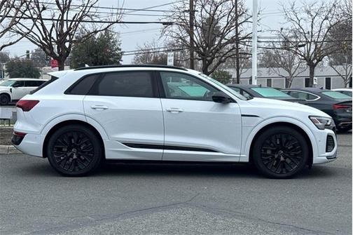 2024 Audi Q8 e-tron Prestige quattro