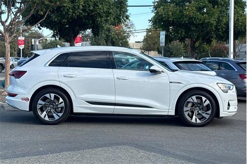 2023 Audi e-tron Premium Plus quattro