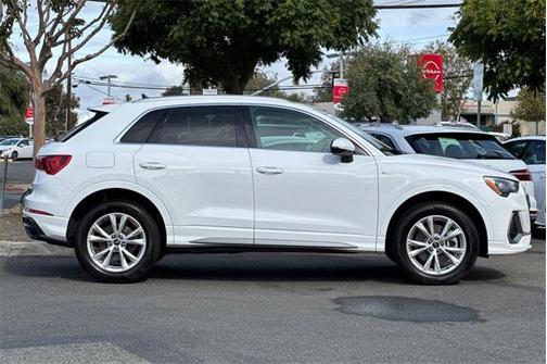 2022 Audi Q3 Premium 45 TFSI S line quattro Tiptronic