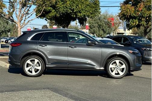 2025 Audi Q5 Premium Plus TFSI quattro S tronic