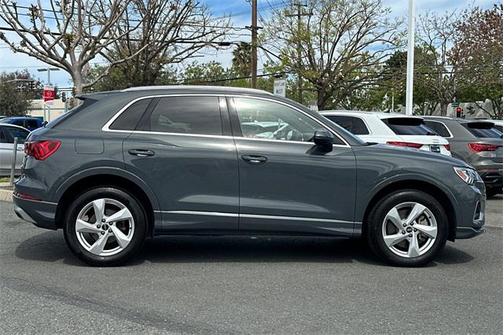 2022 Audi Q3 Premium Plus 40 TFSI quattro Tiptronic