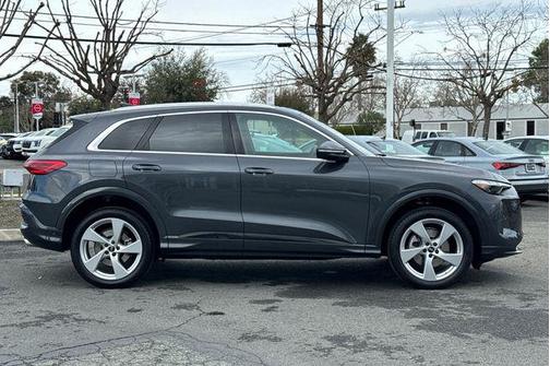 2025 Audi Q5 Premium Plus TFSI quattro S tronic