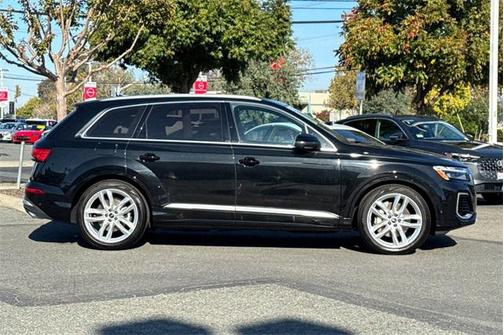 2025 Audi Q7 Premium Plus 55 TFSI quattro Tiptronic