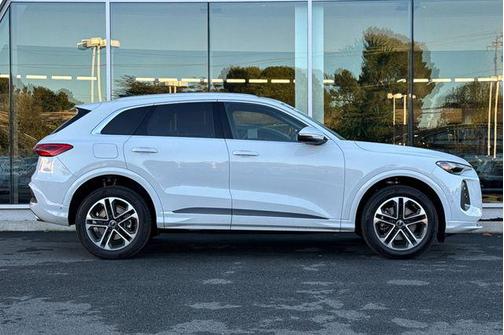 2025 Audi Q5 Premium TFSI quattro S tronic