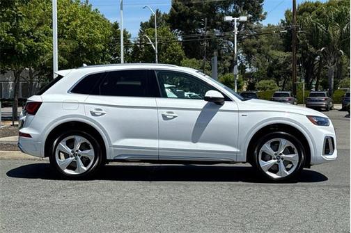 2025 Audi Q5 Premium Plus 45 TFSI S line quattro S tronic