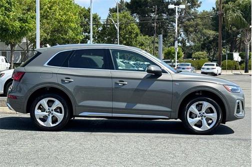 2025 Audi Q5 Premium Plus 45 TFSI S line quattro S tronic