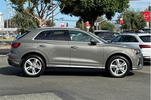 2022 Audi Q3 Premium 45 TFSI S line quattro Tiptronic