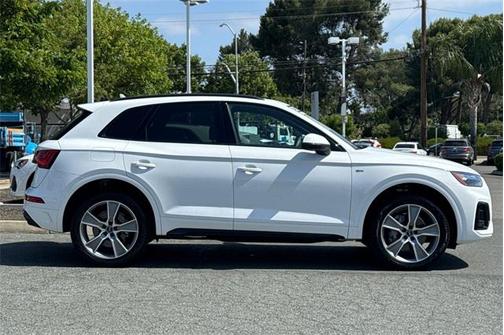 2025 Audi Q5 Premium 45 TFSI S line quattro