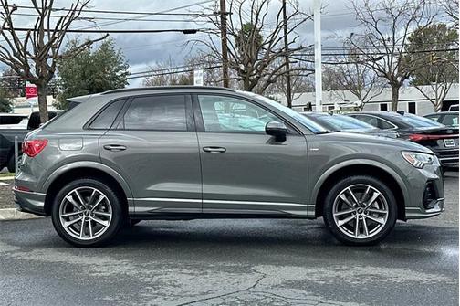 2025 Audi Q3 Premium 45 TFSI S line quattro Tiptronic