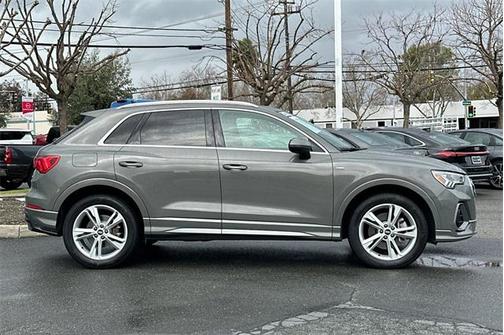 2022 Audi Q3 Premium Plus 45 TFSI S line quattro Tiptronic