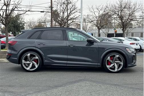 2024 Audi SQ8 e-tron Prestige quattro