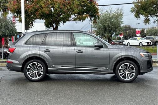 2025 Audi Q7 Premium Plus 45 TFSI quattro Tiptronic
