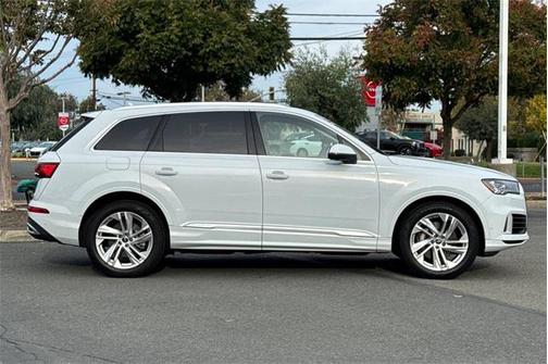 2022 Audi Q7 Prestige 55 TFSI quattro Tiptronic