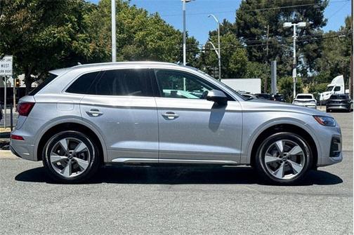 2022 Audi Q5 Premium Plus 40 TFSI quattro S tronic