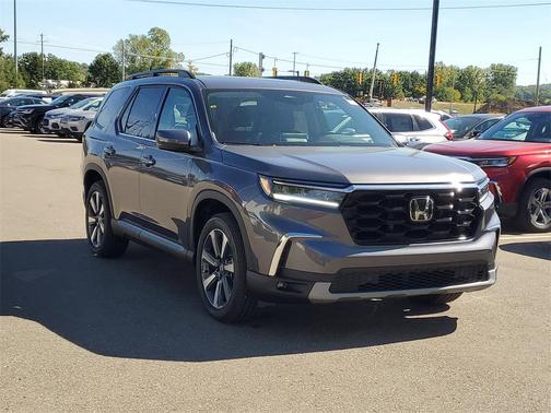 2025 Honda Pilot Touring 8-Passenger