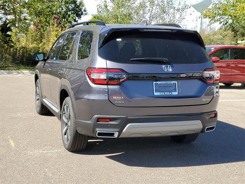 2025 Honda Pilot Touring 8-Passenger