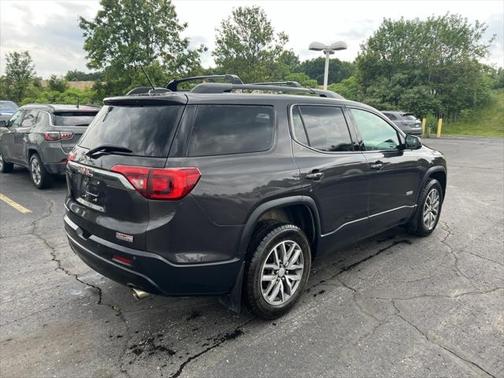 2017 GMC Acadia SLE-2