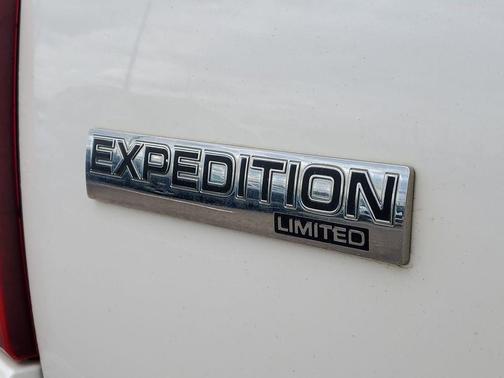 White Platinum Clearcoat Metallic 2014 Ford Expedition Limited