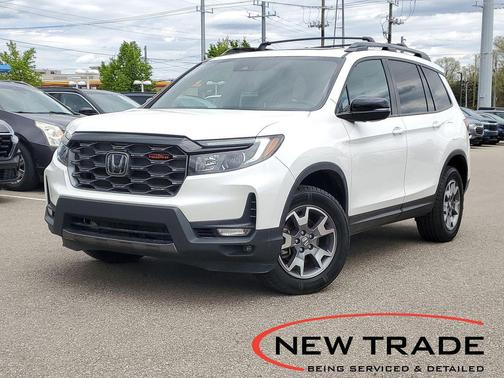 Platinum White Pearl 2023 Honda Passport AWD TrailSport