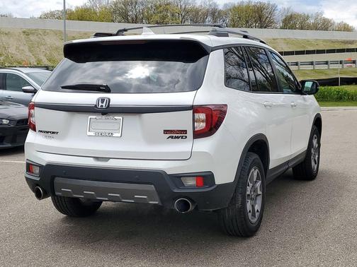 Platinum White Pearl 2023 Honda Passport AWD TrailSport