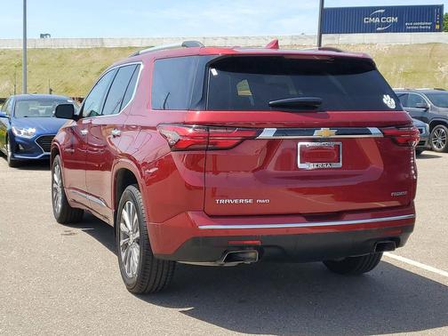 Cherry Red Tintcoat 2022 Chevrolet Traverse Premier