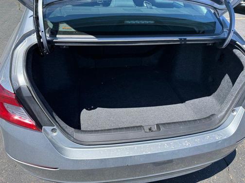 Lunar Silver Metallic 2018 Honda Accord Hybrid EX