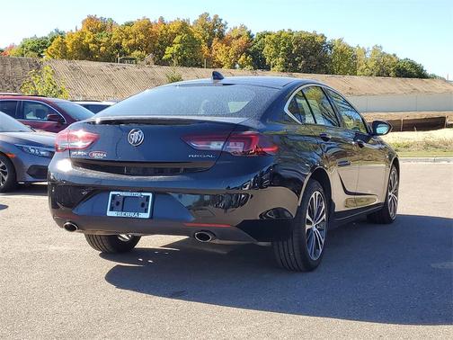 2018 Buick Regal Sportback Essence