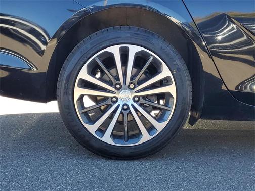 2018 Buick Regal Sportback Essence