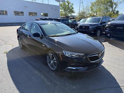 2018 Buick Regal Sportback Essence