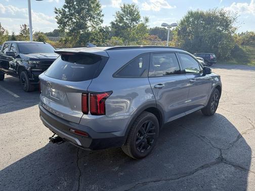 2021 Kia Sorento S