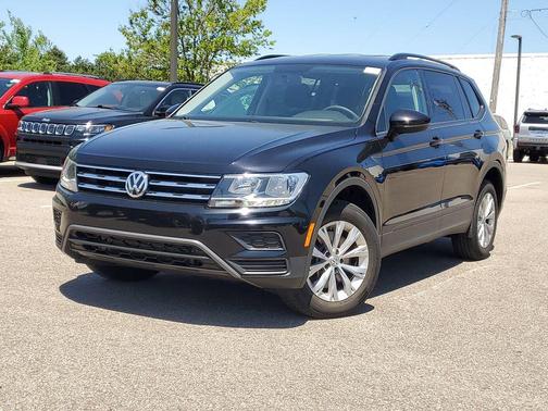 Deep Black Pearl 2020 Volkswagen Tiguan 2.0T S