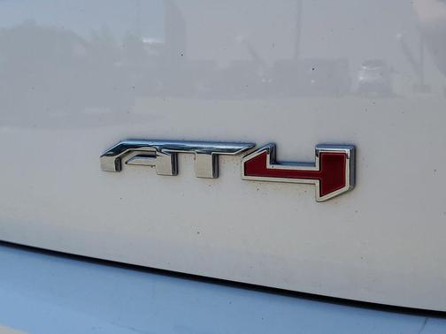 Summit White 2022 GMC Terrain AWD AT4