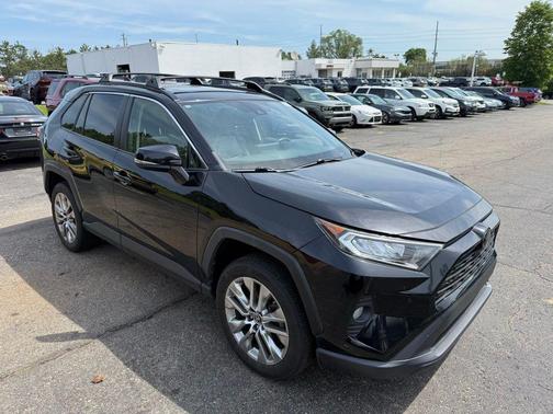 Midnight Black Metallic 2019 Toyota RAV4 XLE Premium