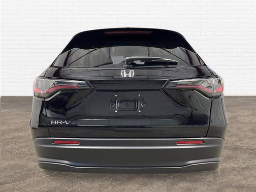Crystal Black Pearl 2027 Honda HR-V LX
