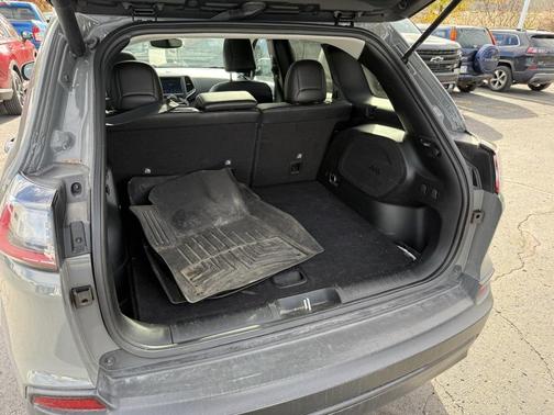 2022 Jeep Cherokee Latitude Lux