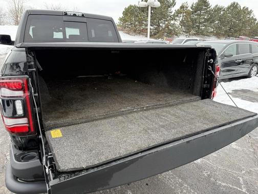 2019 RAM 2500 Laramie Crew Cab 4x4 6'4' Box