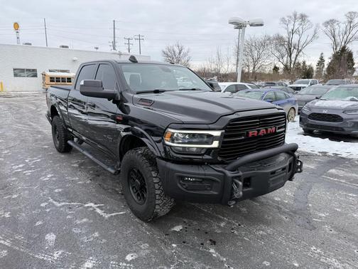 2019 RAM 2500 Laramie Crew Cab 4x4 6'4' Box