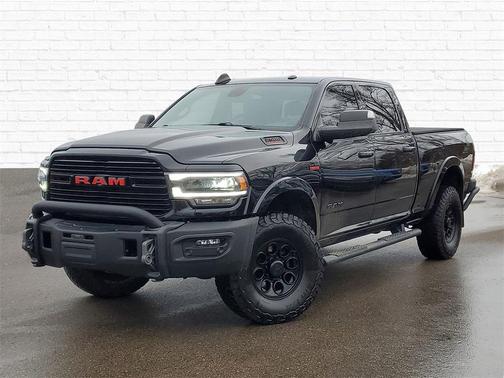 2019 RAM 2500 Laramie Crew Cab 4x4 6'4' Box