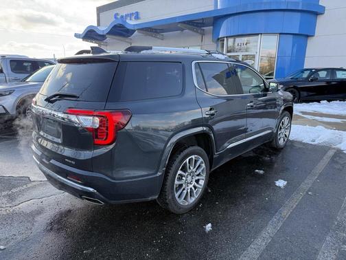 2023 GMC Acadia Denali