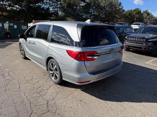 Lunar Silver Metallic 2023 Honda Odyssey Touring