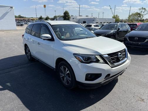 2017 Nissan Pathfinder SL