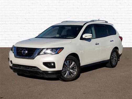 2017 Nissan Pathfinder SL