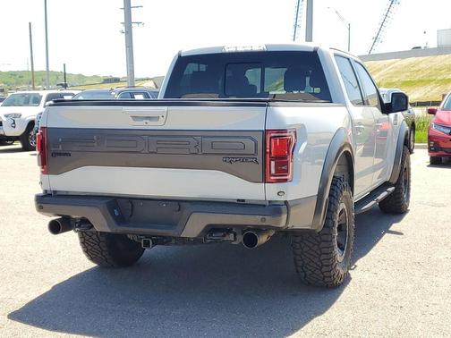 Ruby Red Metallic Tinted Clearcoat 2017 Ford F-150 Raptor
