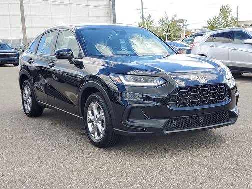 Crystal Black Pearl 2024 Honda HR-V LX