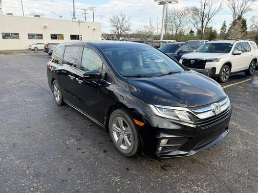 Crystal Black Pearl 2018 Honda Odyssey EX-L