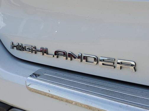 Wind Chill Pearl 2022 Toyota Highlander Platinum
