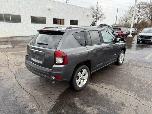 Granite Crystal Metallic Clearcoat 2016 Jeep Compass Sport