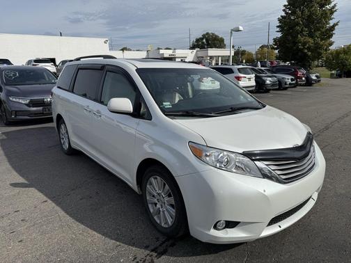 2015 Toyota Sienna XLE
