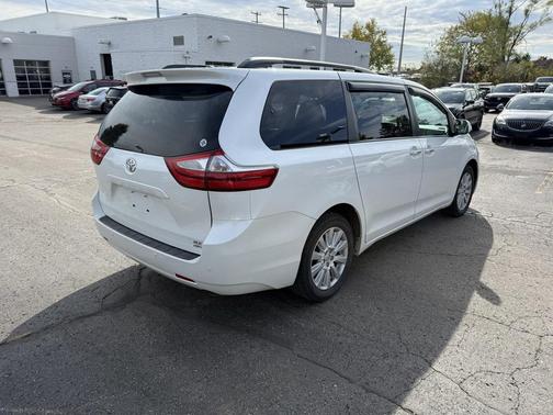 2015 Toyota Sienna XLE
